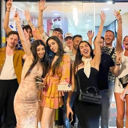 ברצלונה Sun & Moon Hostel מראה חיצוני תמונה