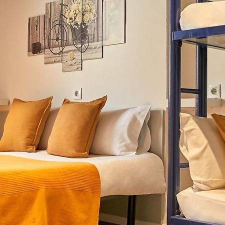ברצלונה Sun & Moon Hostel מראה חיצוני תמונה