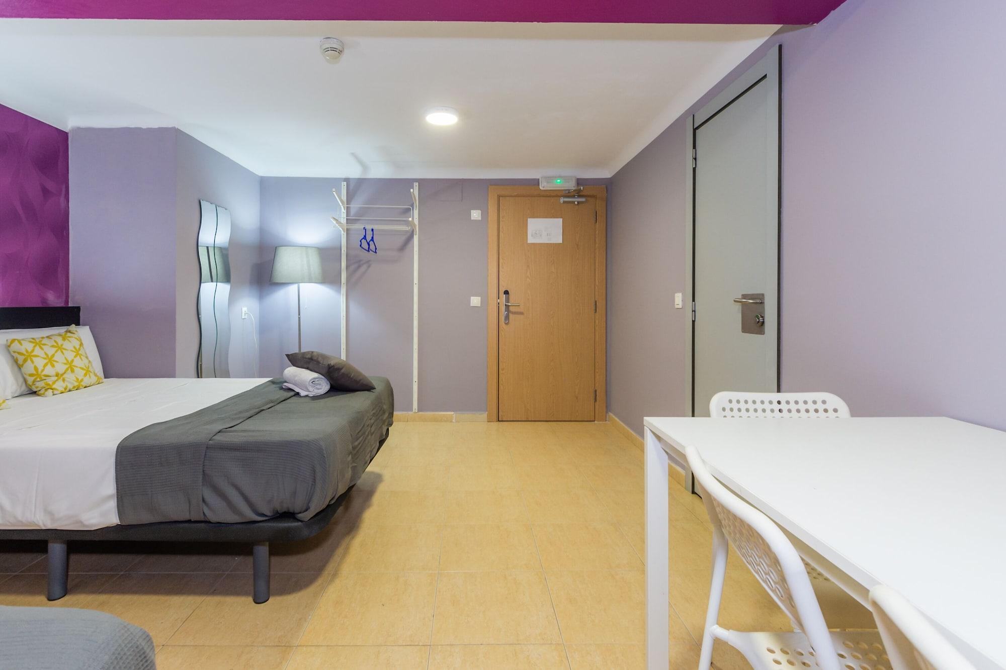 ברצלונה Sun & Moon Hostel מראה חיצוני תמונה