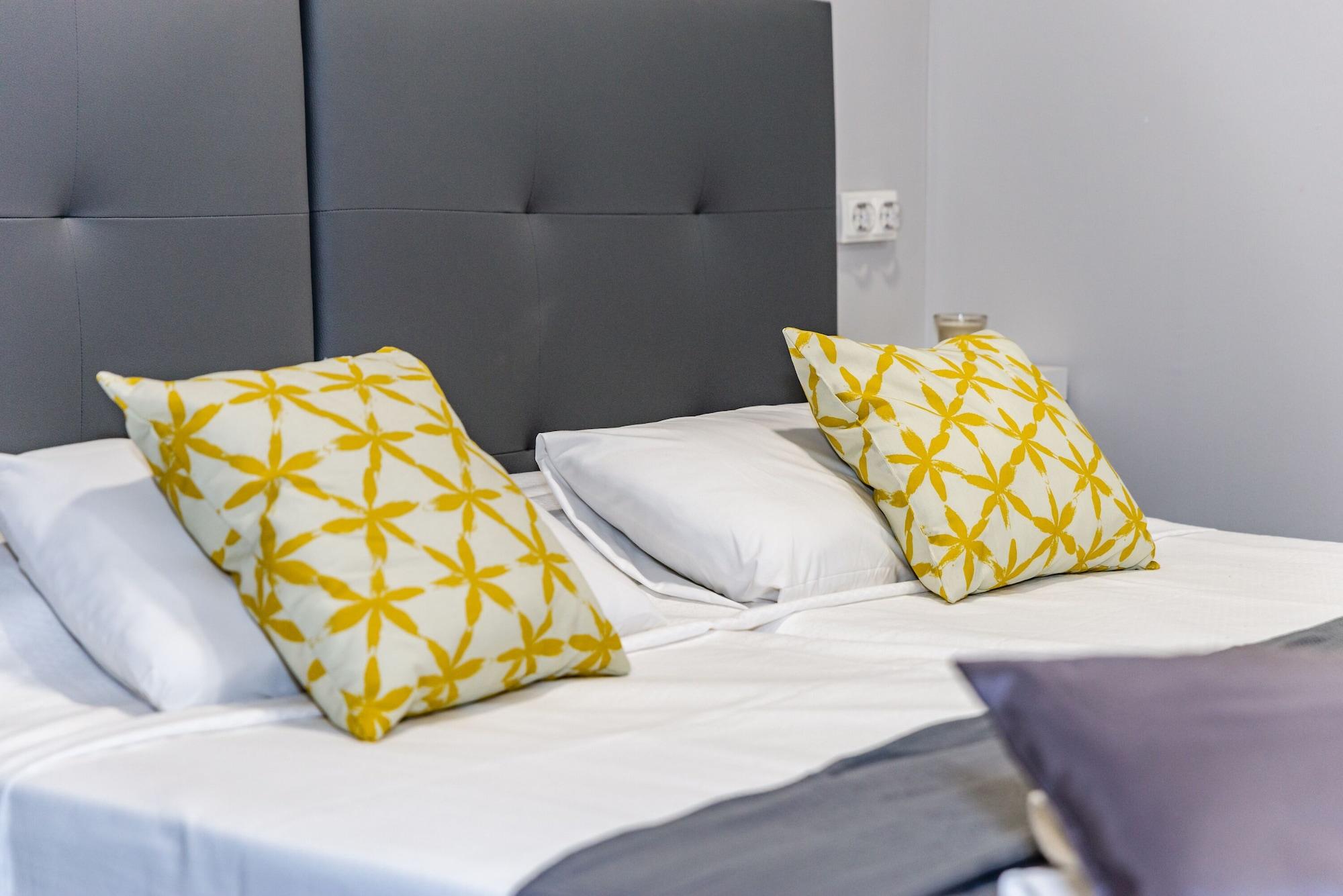 ברצלונה Sun & Moon Hostel מראה חיצוני תמונה