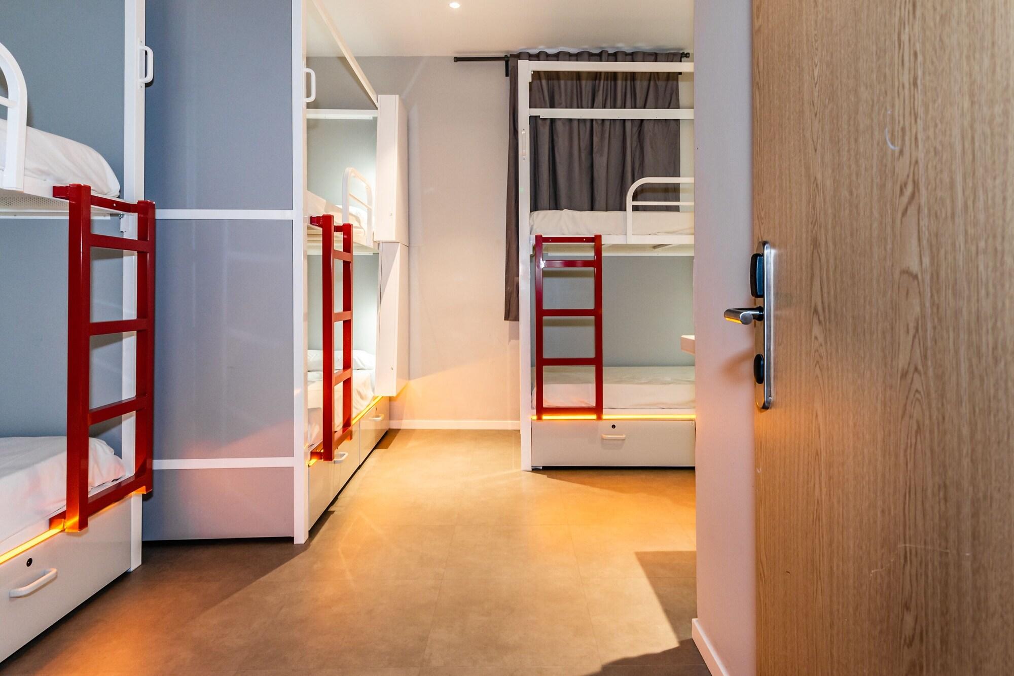 ברצלונה Sun & Moon Hostel מראה חיצוני תמונה