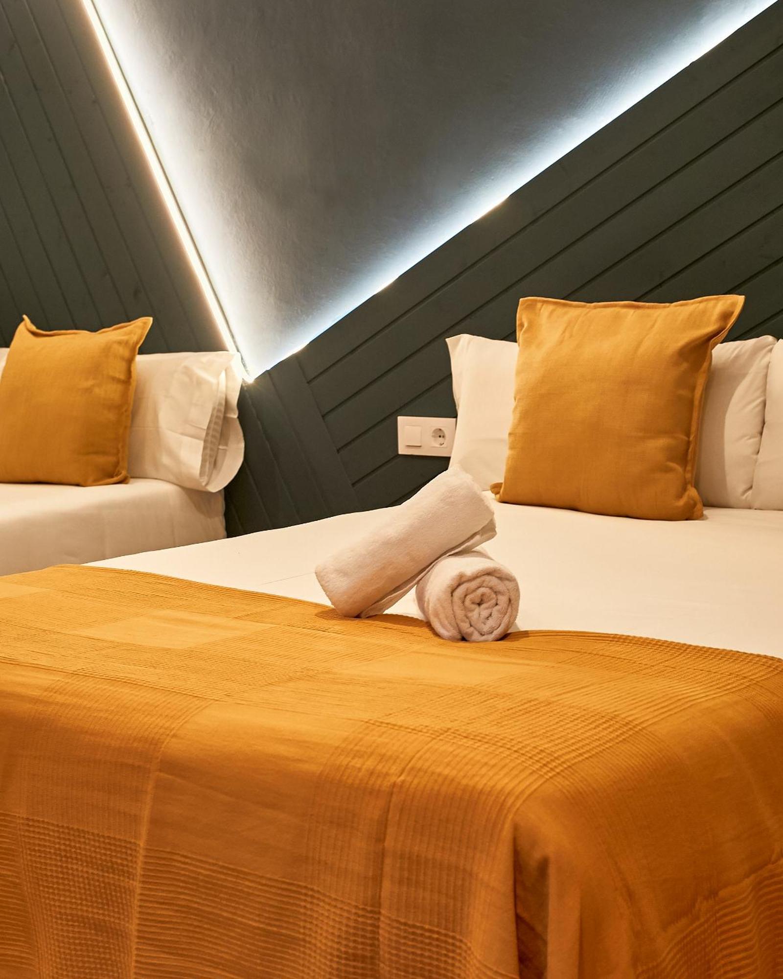 ברצלונה Sun & Moon Hostel מראה חיצוני תמונה