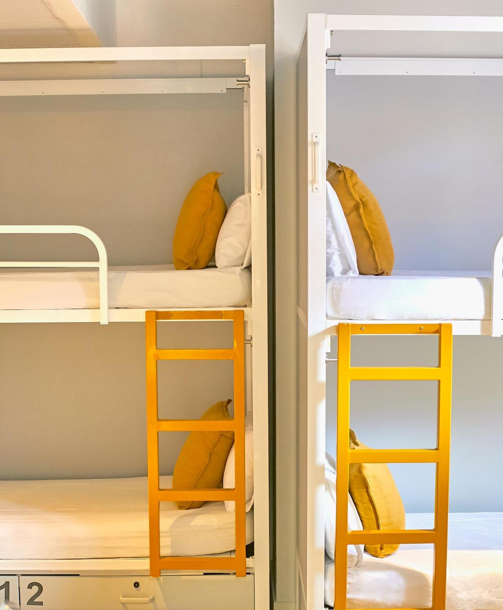 ברצלונה Sun & Moon Hostel מראה חיצוני תמונה