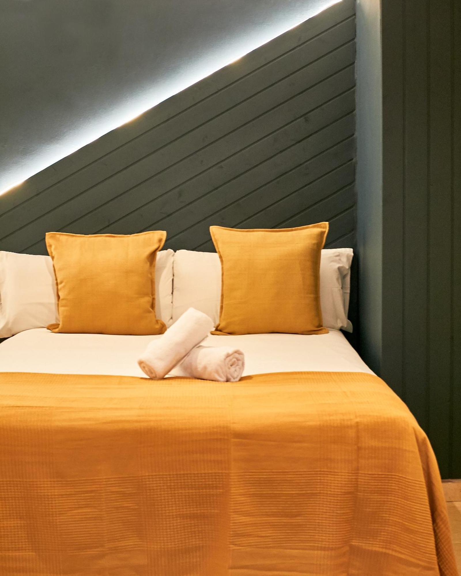 ברצלונה Sun & Moon Hostel מראה חיצוני תמונה