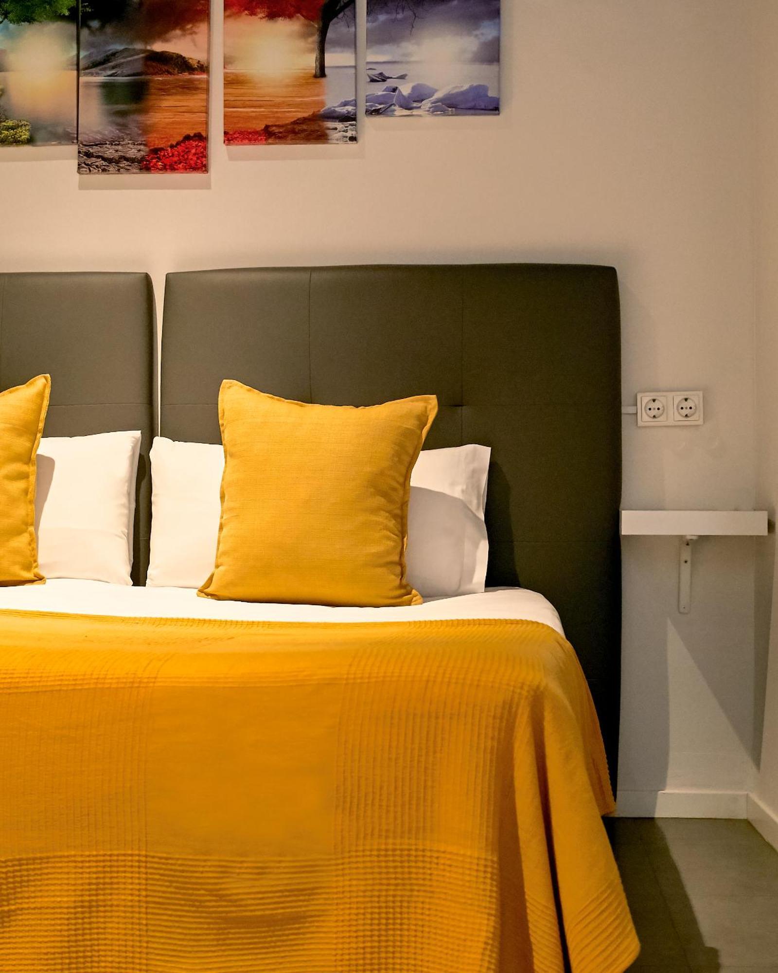 ברצלונה Sun & Moon Hostel מראה חיצוני תמונה