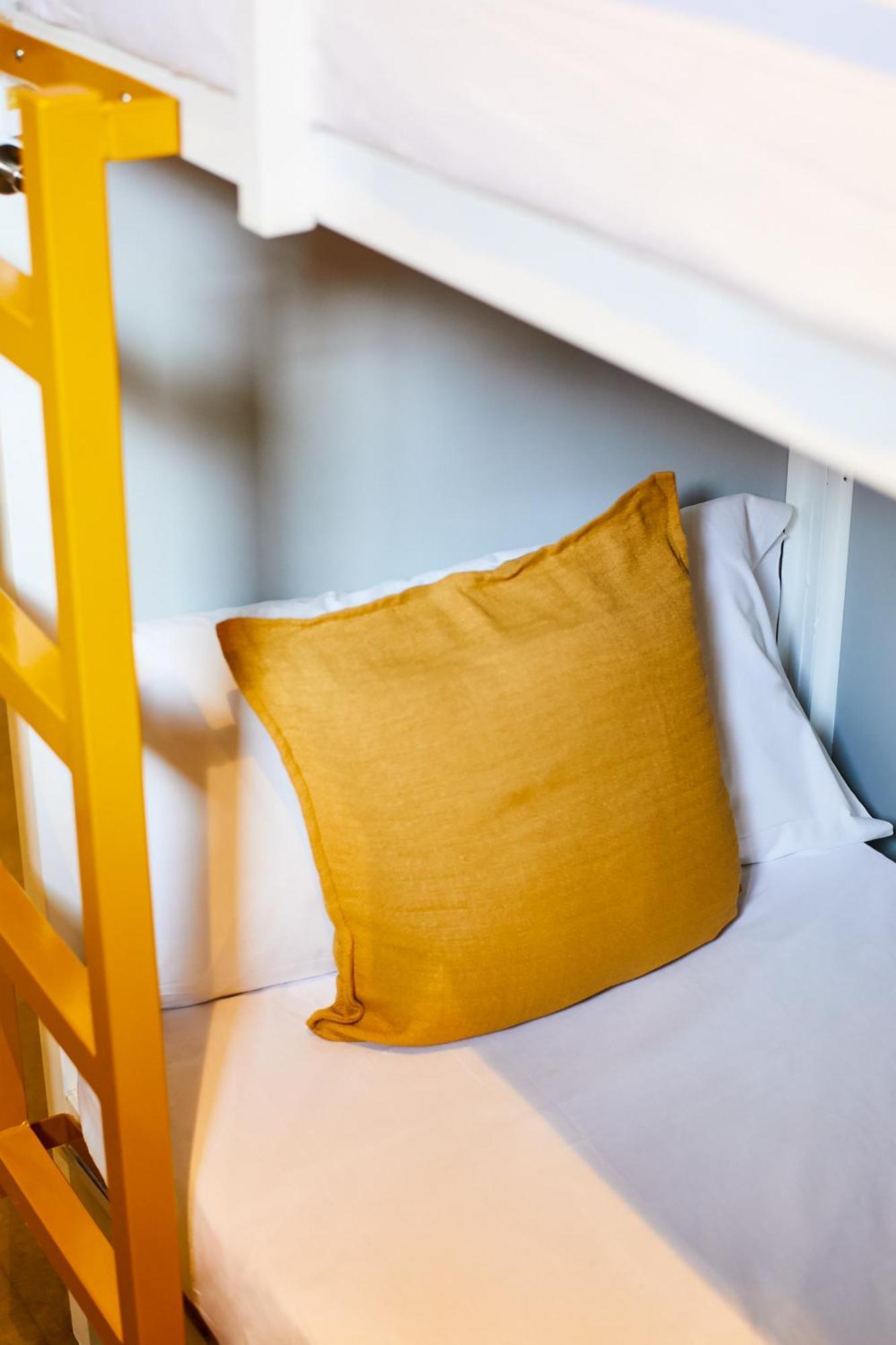 ברצלונה Sun & Moon Hostel מראה חיצוני תמונה