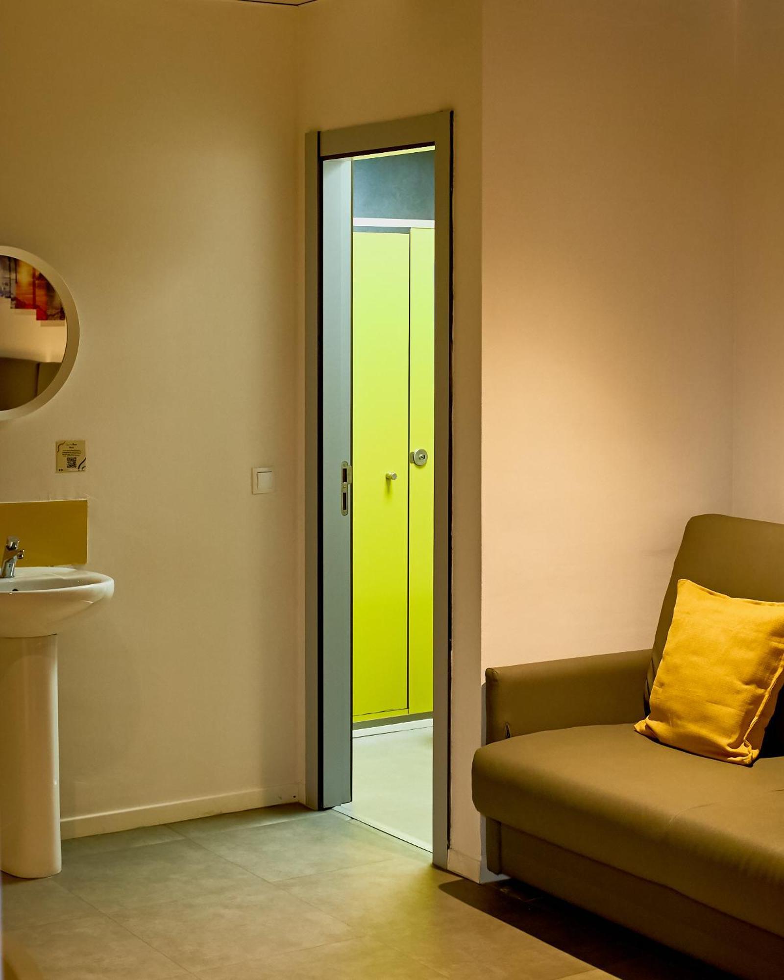 ברצלונה Sun & Moon Hostel מראה חיצוני תמונה