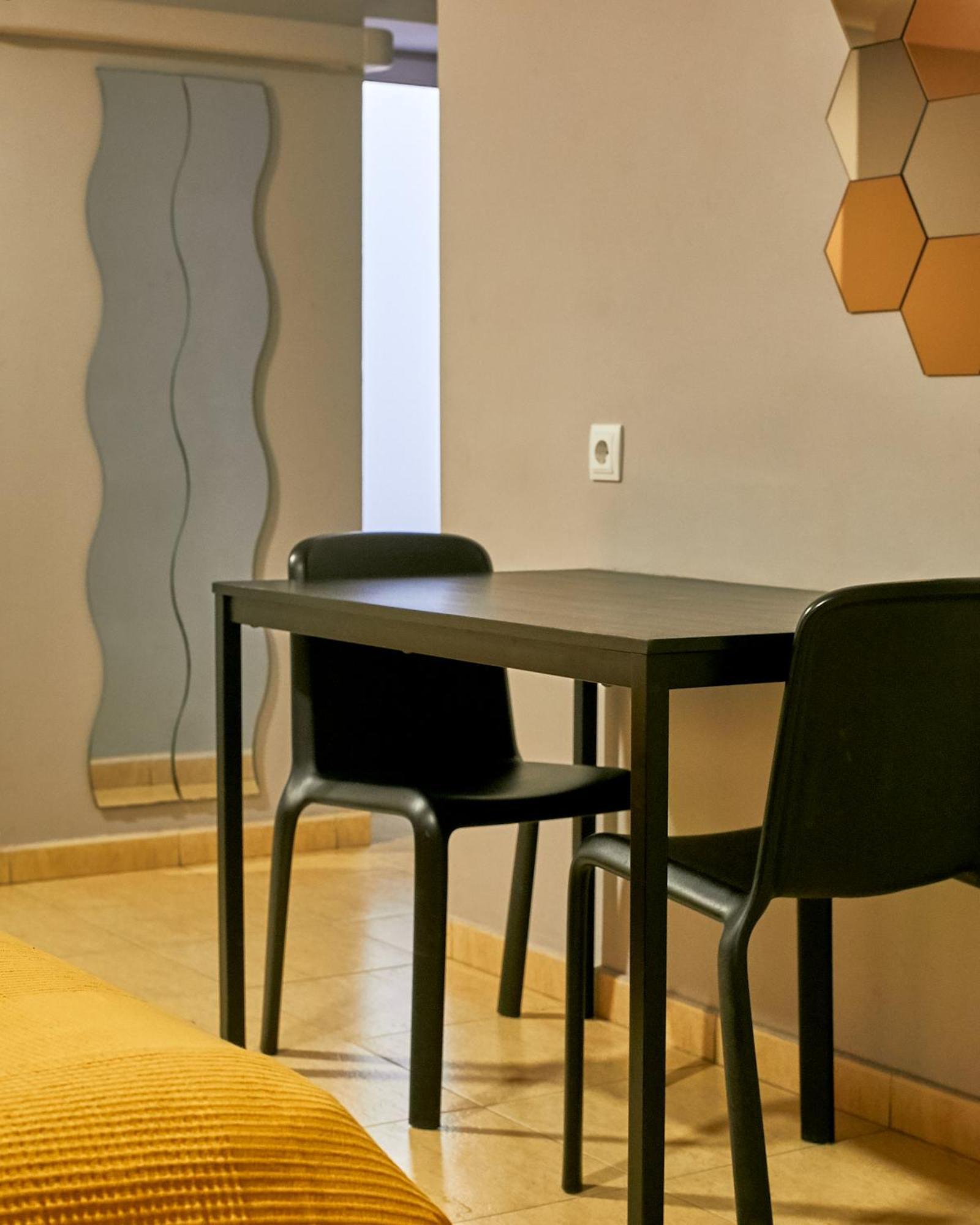 ברצלונה Sun & Moon Hostel מראה חיצוני תמונה