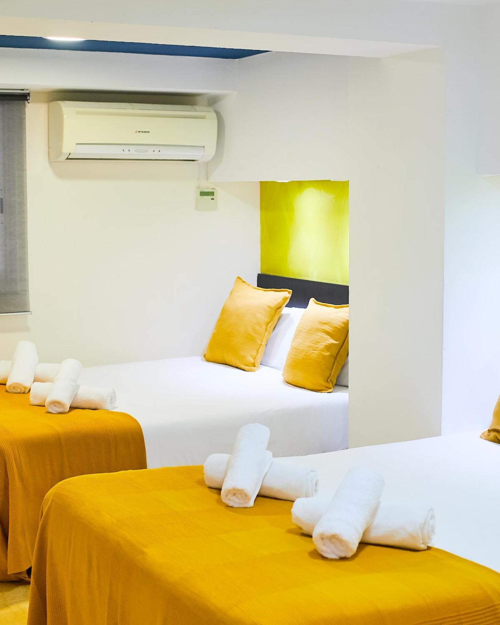 ברצלונה Sun & Moon Hostel מראה חיצוני תמונה