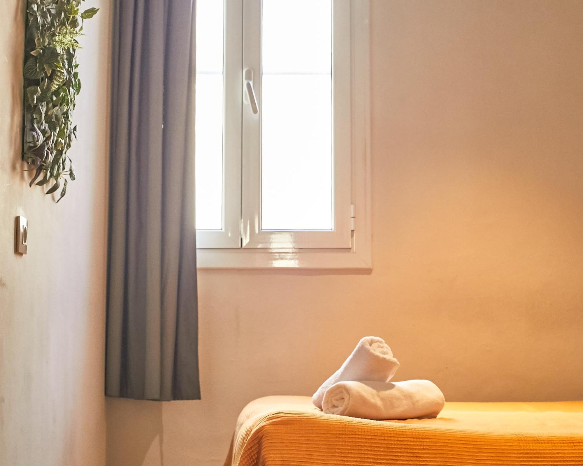 ברצלונה Sun & Moon Hostel מראה חיצוני תמונה