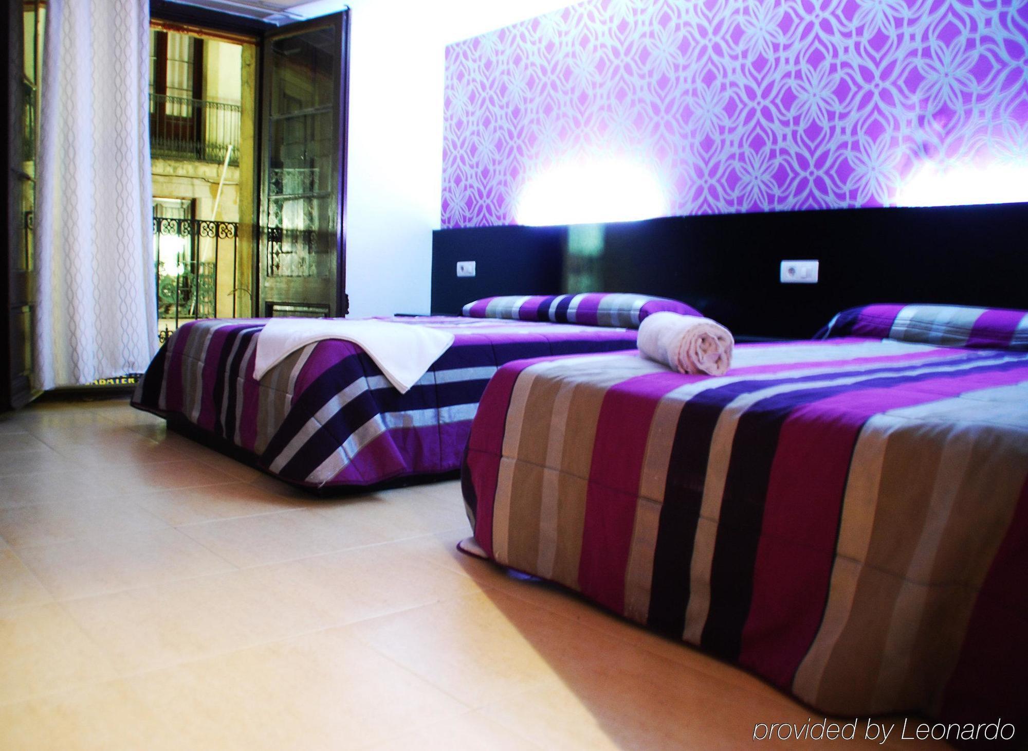 ברצלונה Sun & Moon Hostel מראה חיצוני תמונה