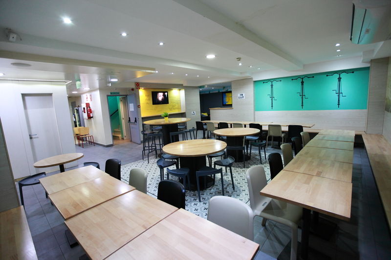 ברצלונה Sun & Moon Hostel מראה חיצוני תמונה