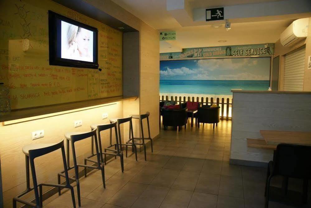 ברצלונה Sun & Moon Hostel מראה חיצוני תמונה