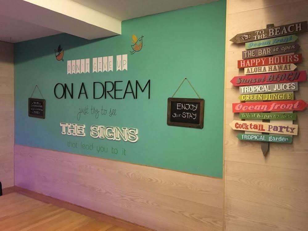 ברצלונה Sun & Moon Hostel מראה חיצוני תמונה