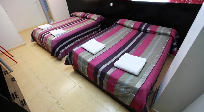 ברצלונה Sun & Moon Hostel מראה חיצוני תמונה