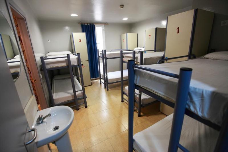 ברצלונה Sun & Moon Hostel מראה חיצוני תמונה